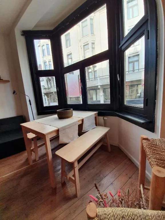 Living History - Den Guldenhoorn Aparthotel Antwerpen
