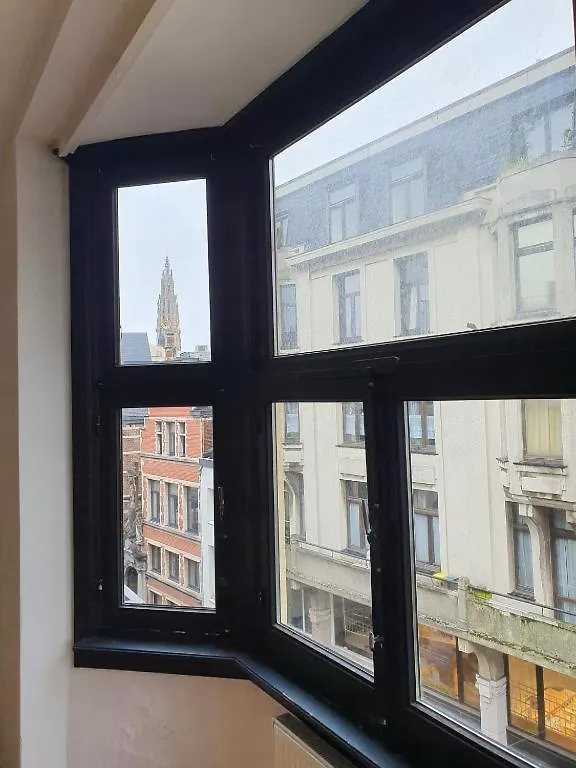 Living History - Den Guldenhoorn Lejlighedshotel Antwerpen